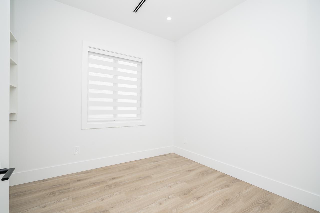 Photo 13 of 7515 205 Street, Langley BC