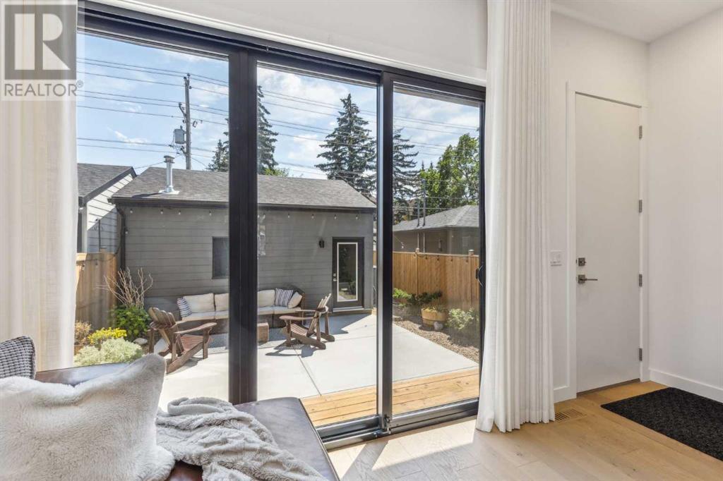 Single Family House for Sale in  Westmount Road NW West Hillhurst Calgary 