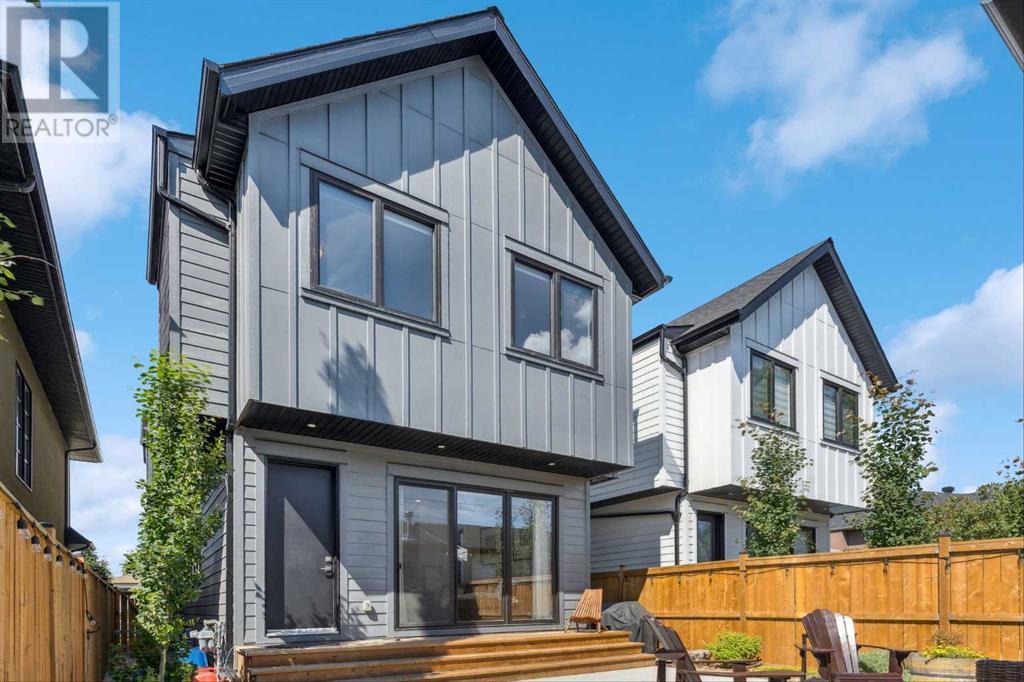 Single Family House for Sale in  Westmount Road NW West Hillhurst Calgary 