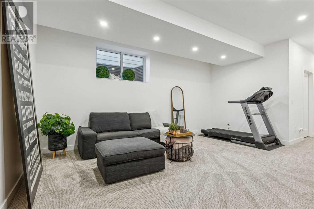 Single Family House for Sale in  Westmount Road NW West Hillhurst Calgary 