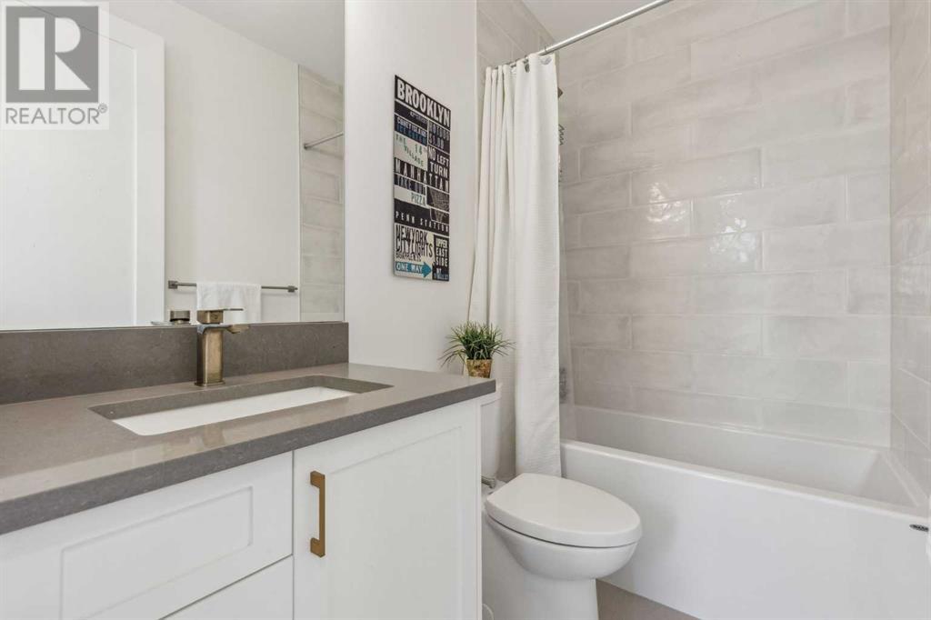 Single Family House for Sale in  Westmount Road NW West Hillhurst Calgary 