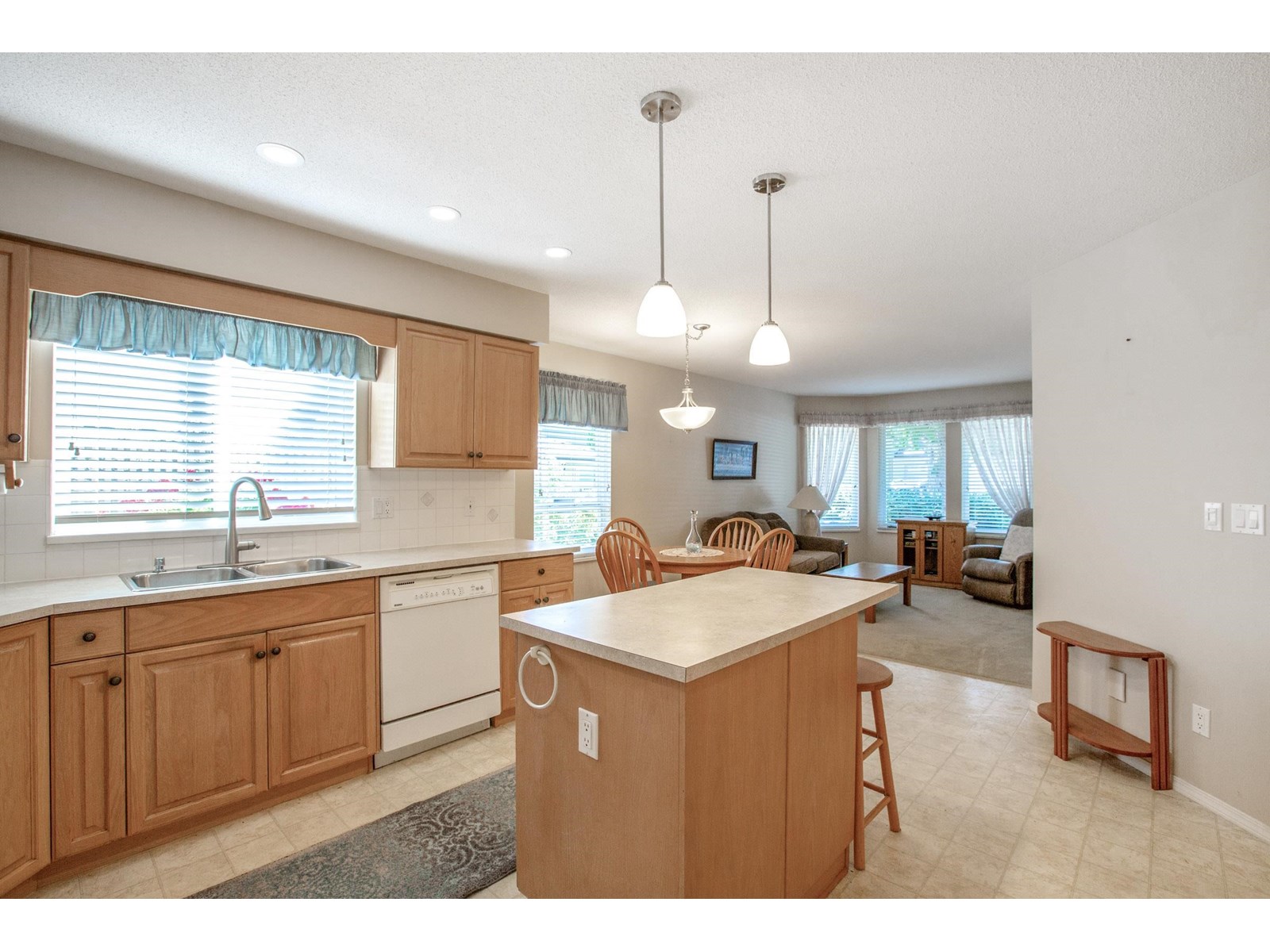 Photo 9 of 212 13888 70 Avenue, Surrey BC