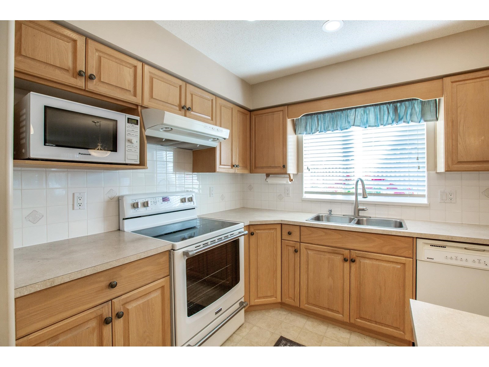 Photo 11 of 212 13888 70 Avenue, Surrey BC