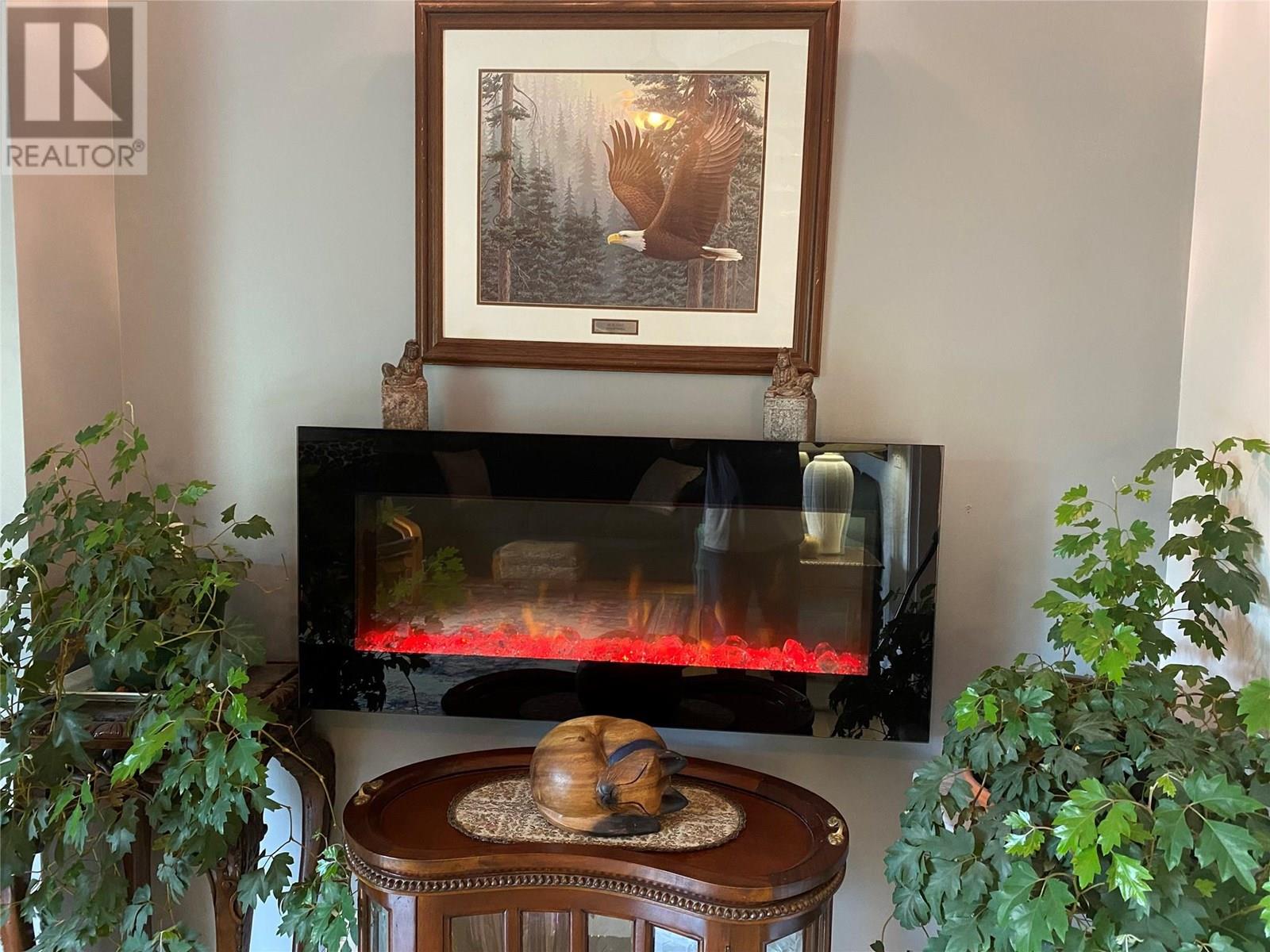 4405 Erie Ross-Spur Road, Salmo