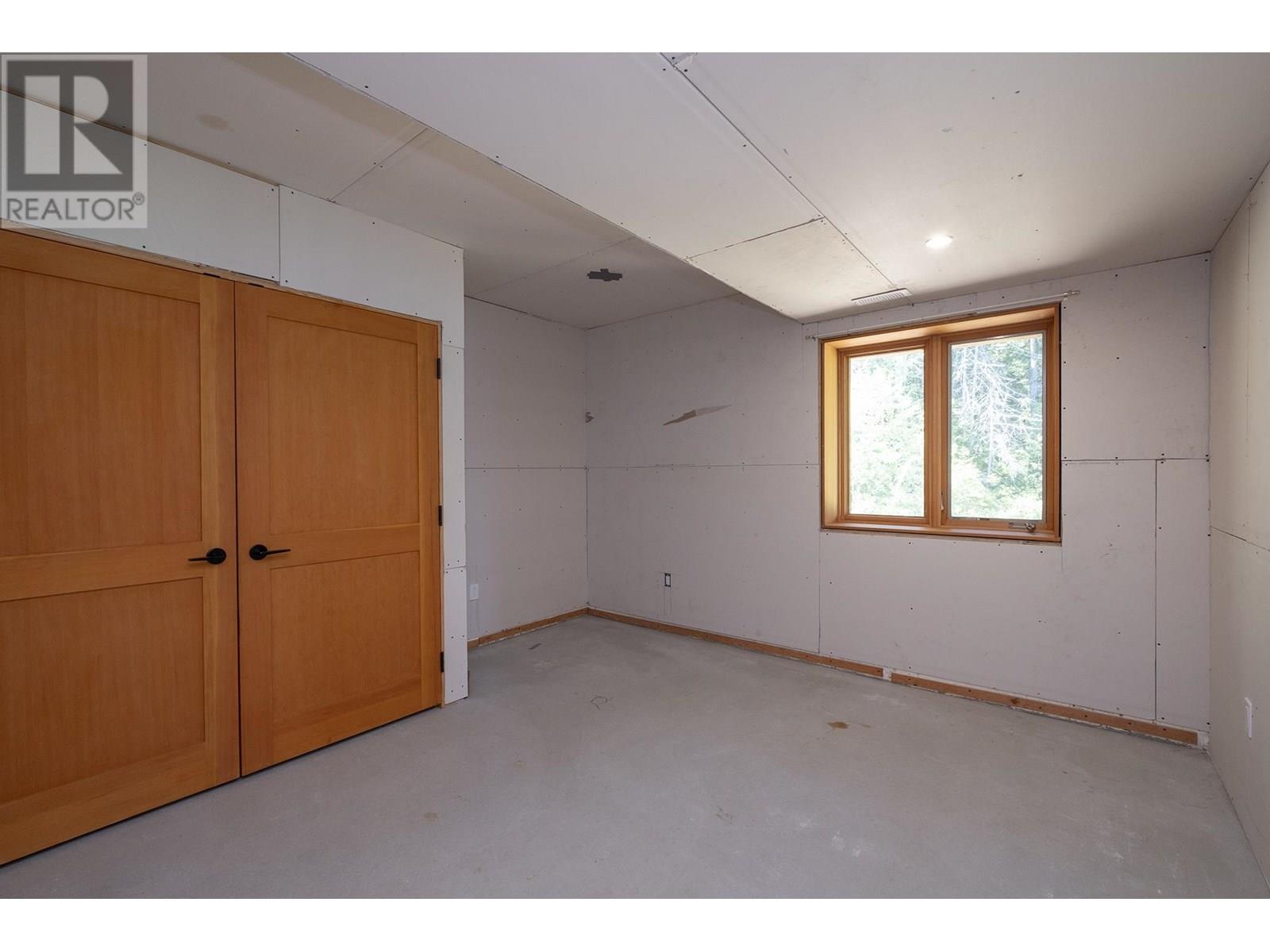 6290 MAPLE ROAD, Egmont