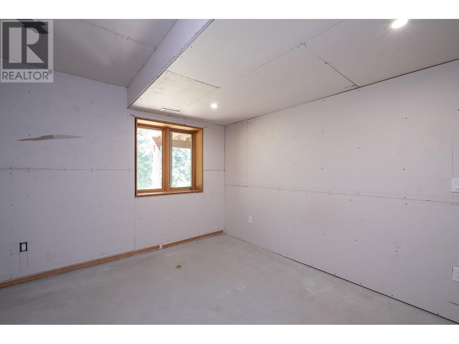 6290 MAPLE ROAD, Egmont