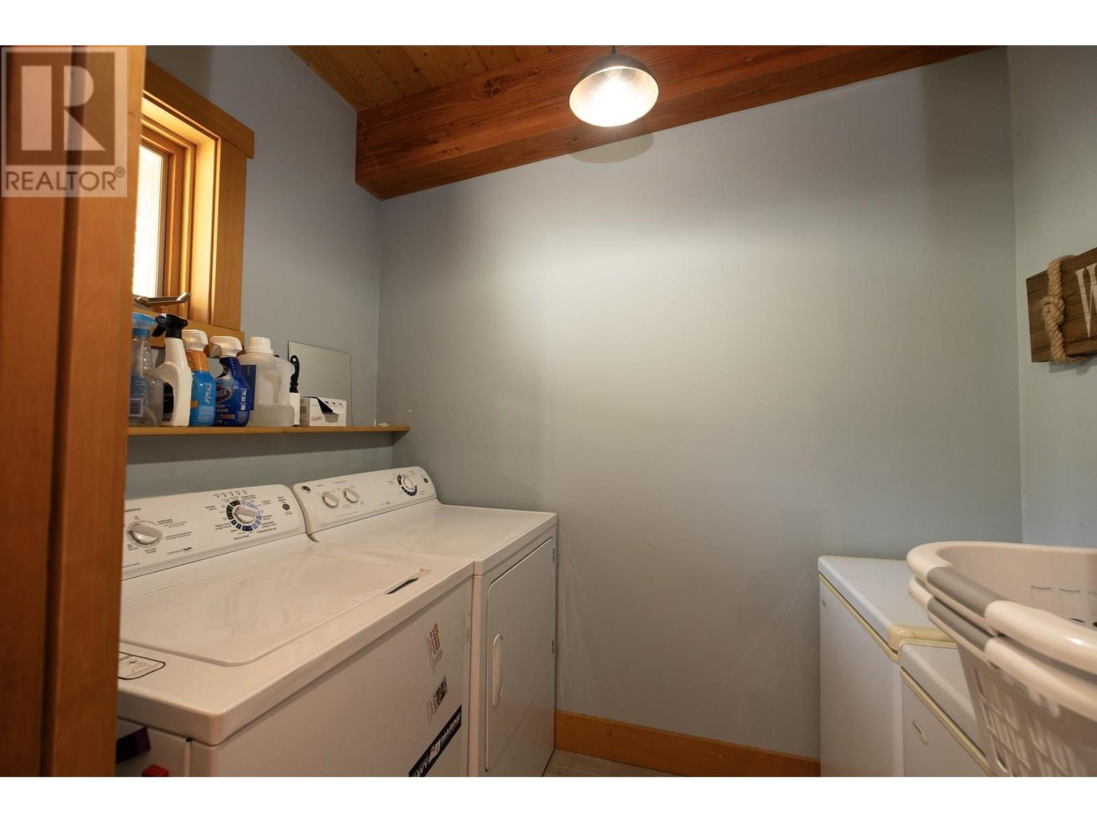 6290 MAPLE ROAD, Egmont