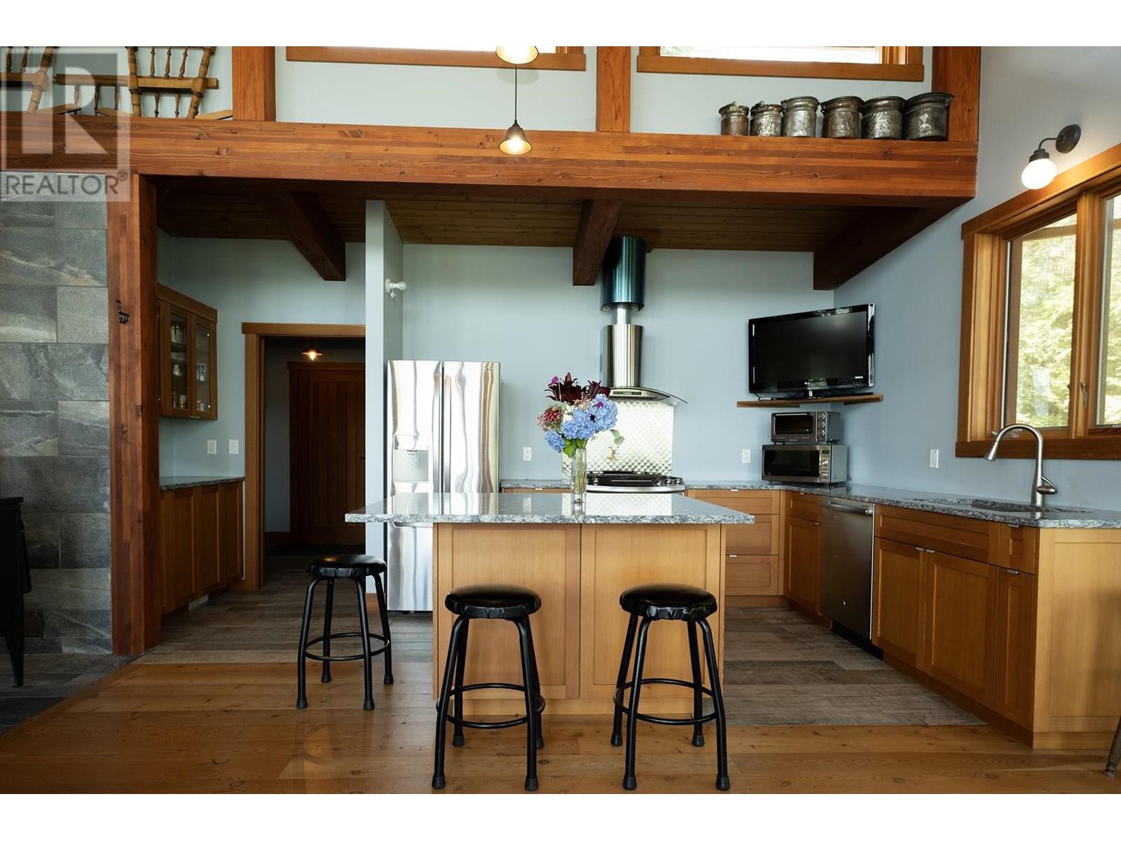 6290 MAPLE ROAD, Egmont