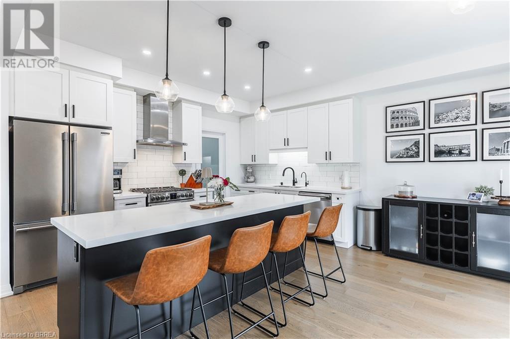 Photo 18 of 20 Cumberland Street, Brantford ON
