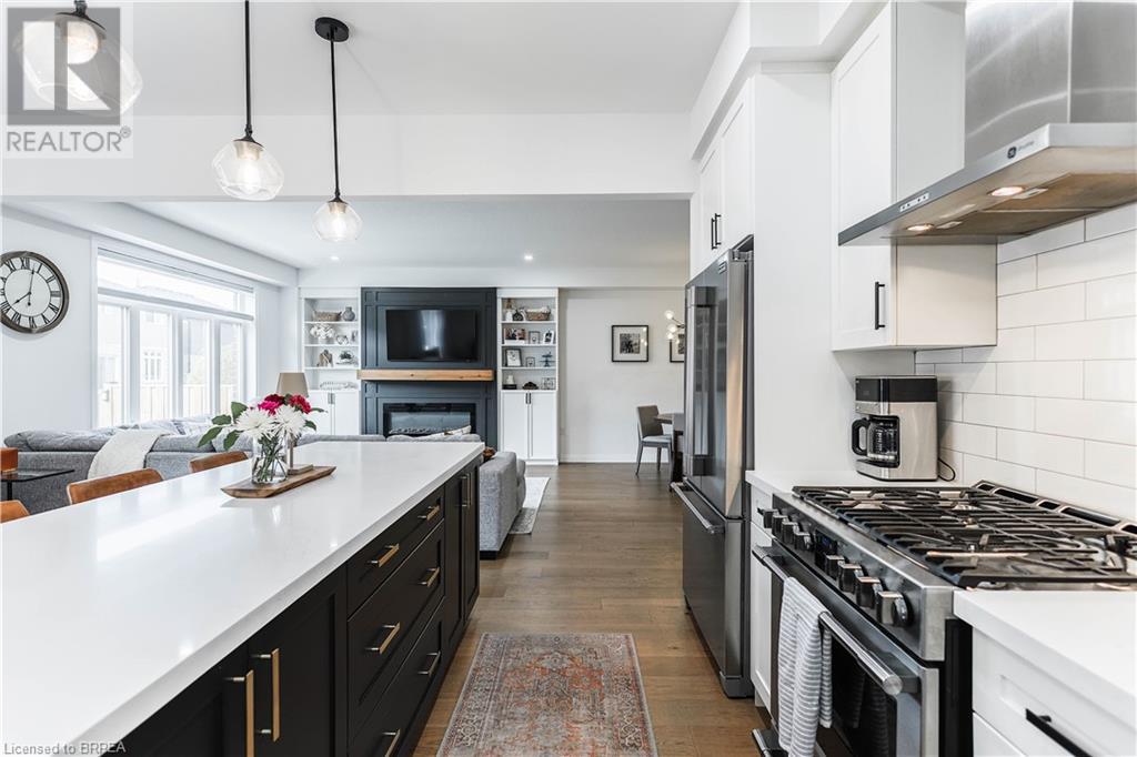 Photo 16 of 20 Cumberland Street, Brantford ON