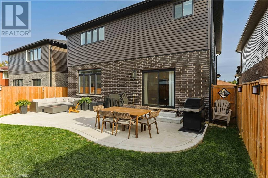 Photo 21 of 20 Cumberland Street, Brantford ON