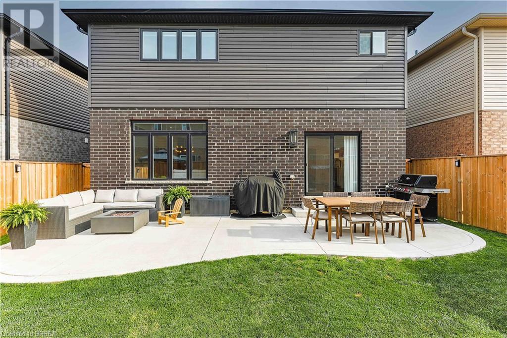 Photo 10 of 20 Cumberland Street, Brantford ON