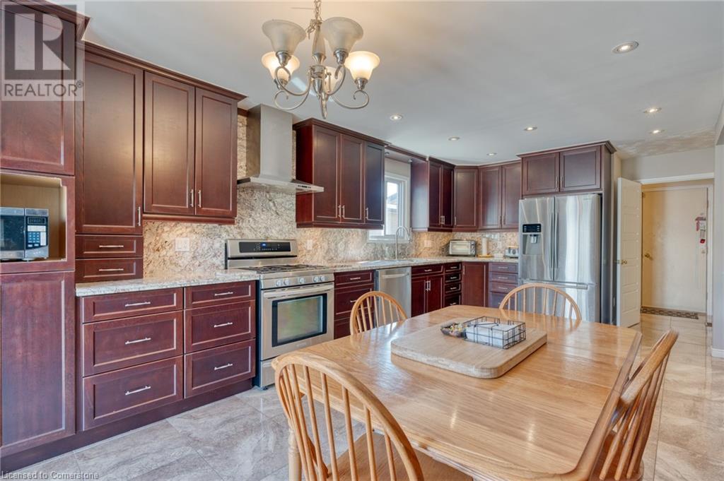 Photo 2 of 2137 Cleaver Avenue, Burlington ON