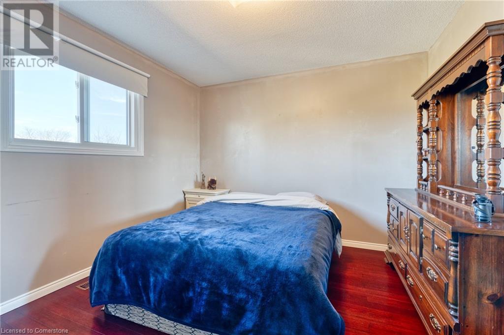 Photo 24 of 2137 Cleaver Avenue, Burlington ON