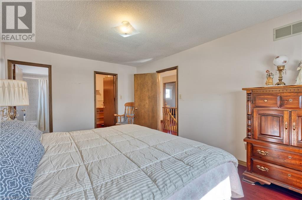 Photo 5 of 2137 Cleaver Avenue, Burlington ON