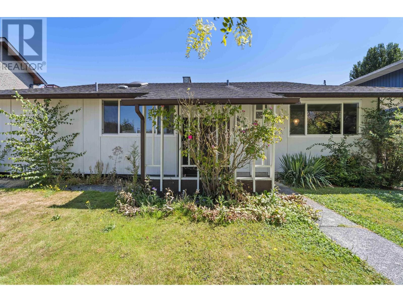 Photo 4 of 10531 Ainsworth Crescent, Richmond BC