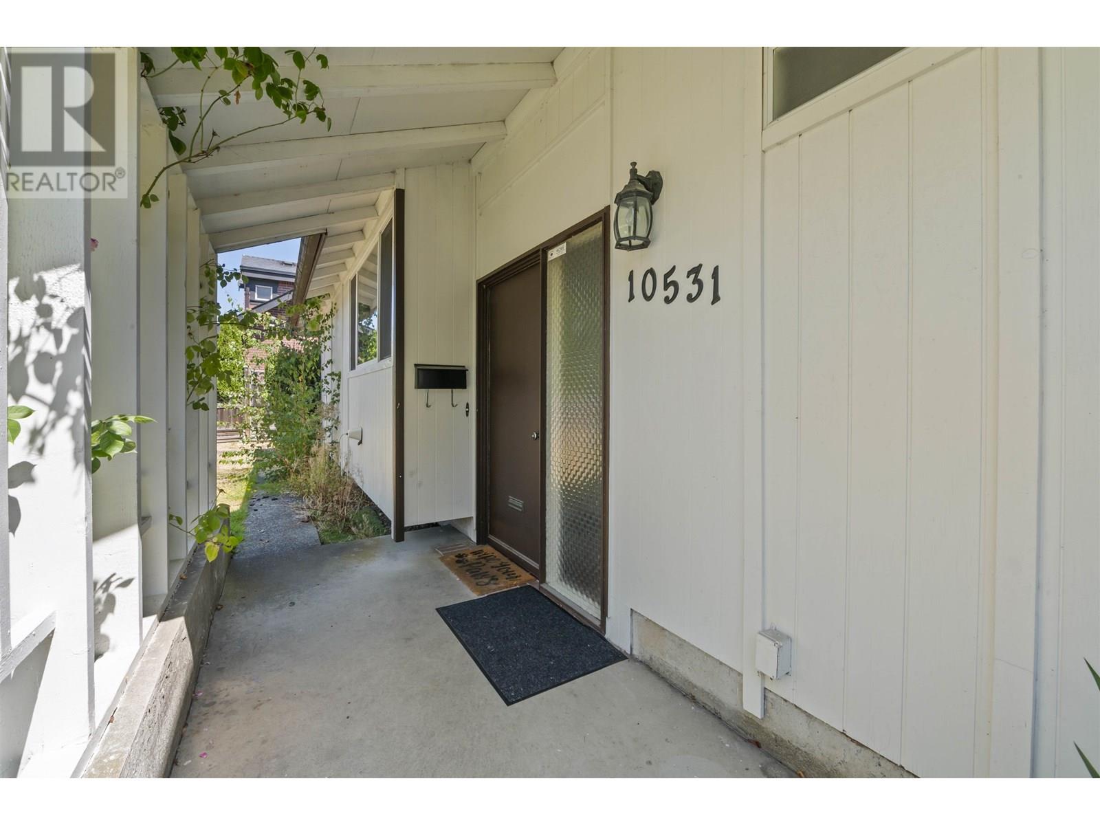 Photo 5 of 10531 Ainsworth Crescent, Richmond BC