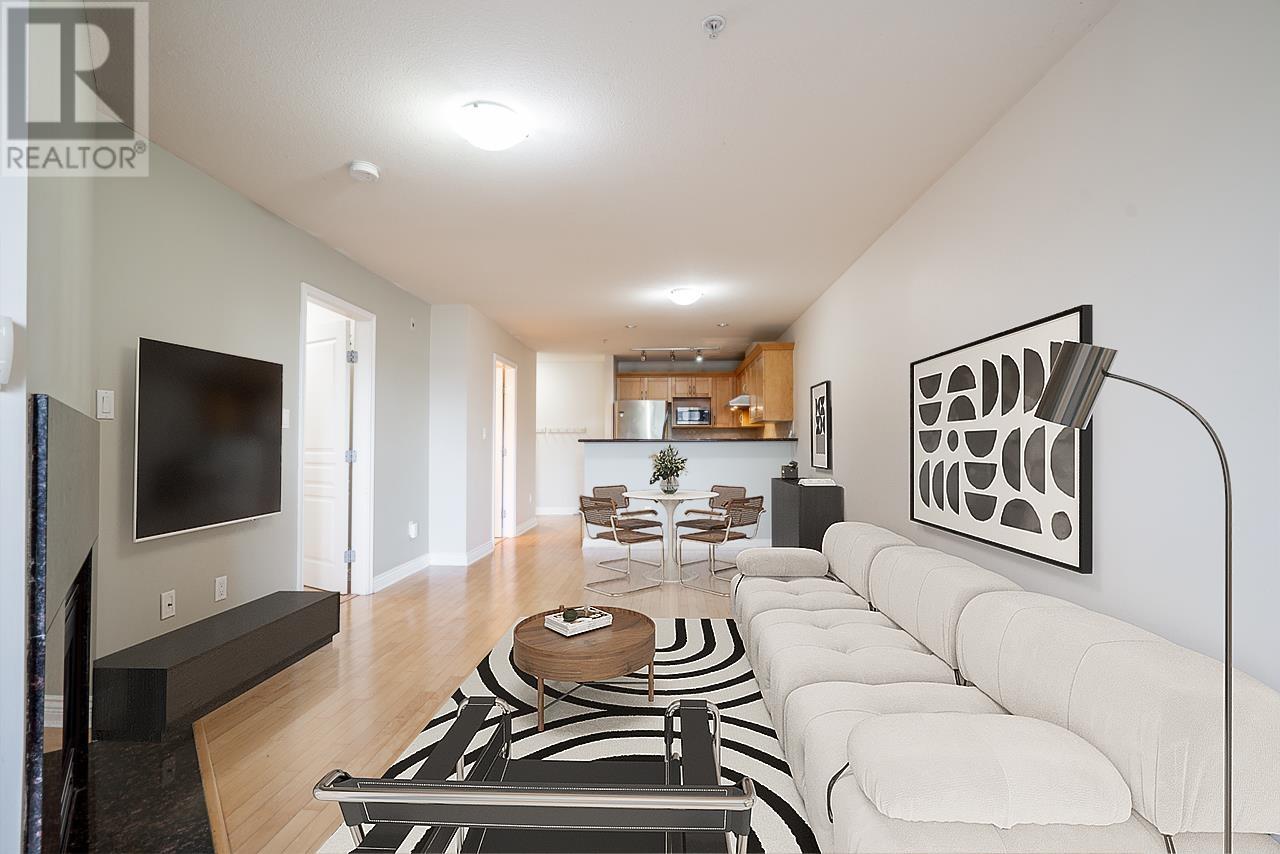 Photo 17 of 301 2015 Trafalgar Street, Vancouver BC