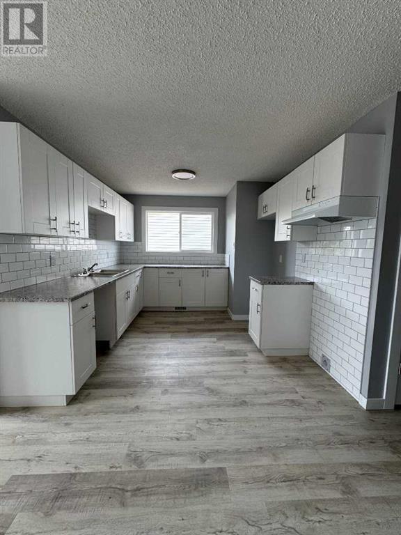 Photo 3 of 8117 94 Street, Grande Prairie AB