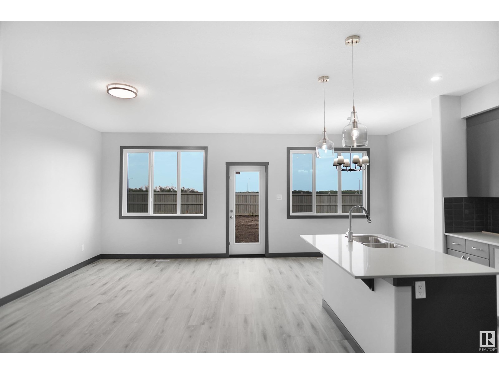 Photo 17 of 7232 182 Av Nw, Edmonton AB