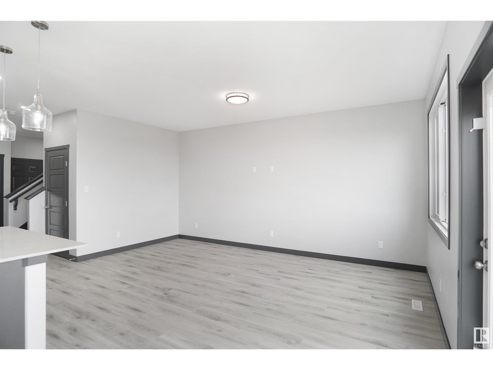 Photo 3 of 7232 182 Av Nw, Edmonton AB