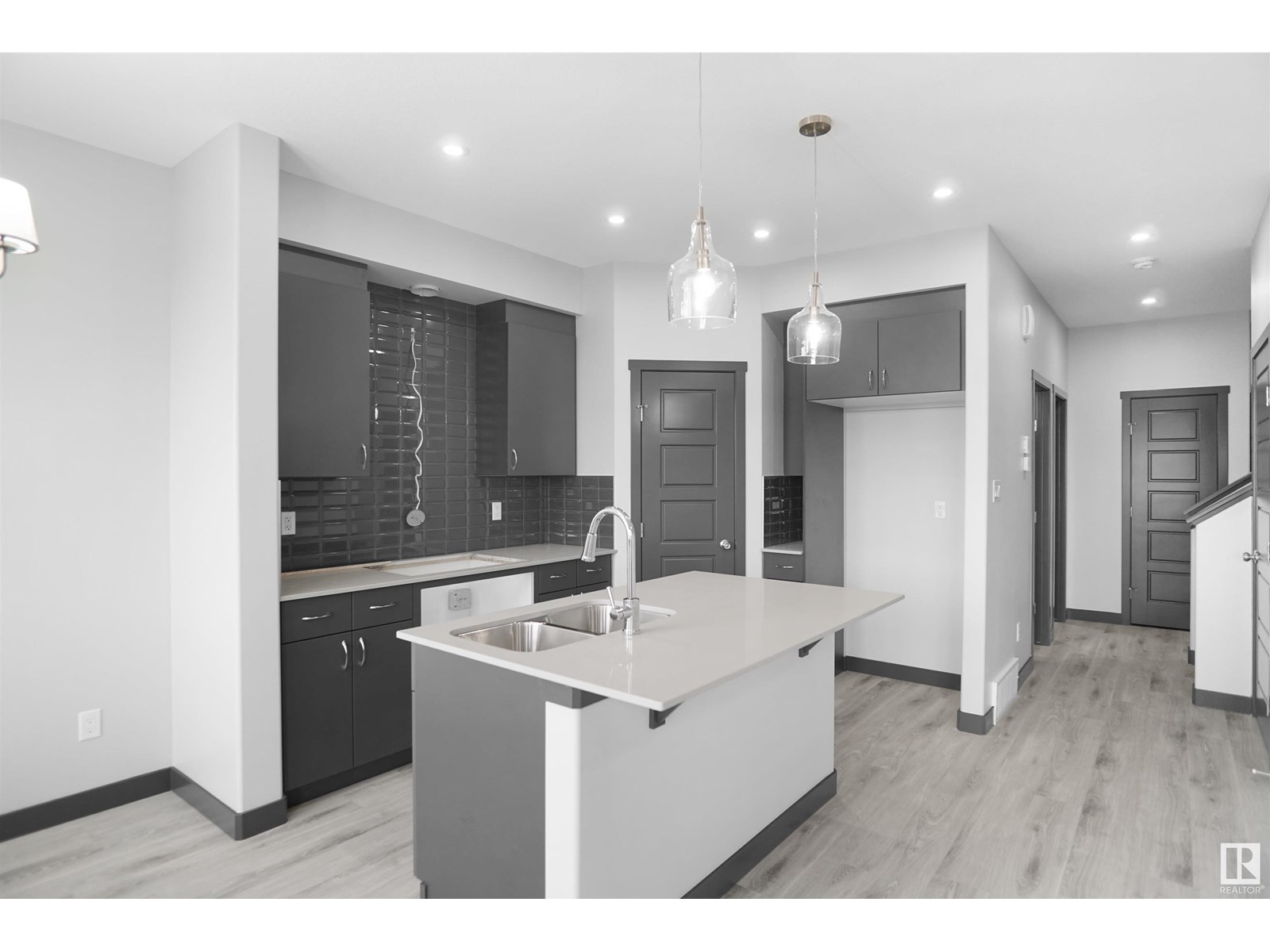 Photo 4 of 7232 182 Av Nw, Edmonton AB