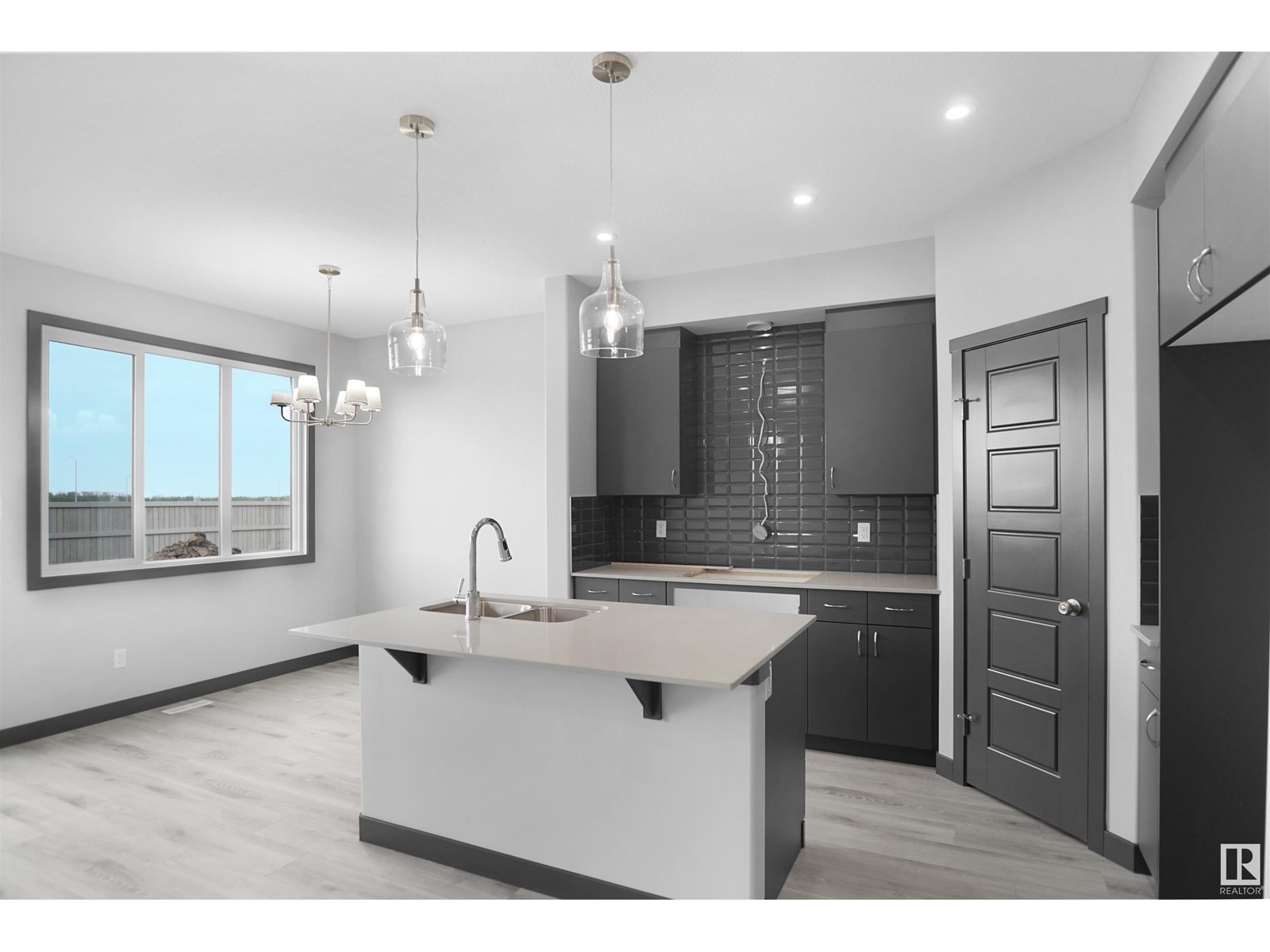 Photo 6 of 7232 182 Av Nw, Edmonton AB