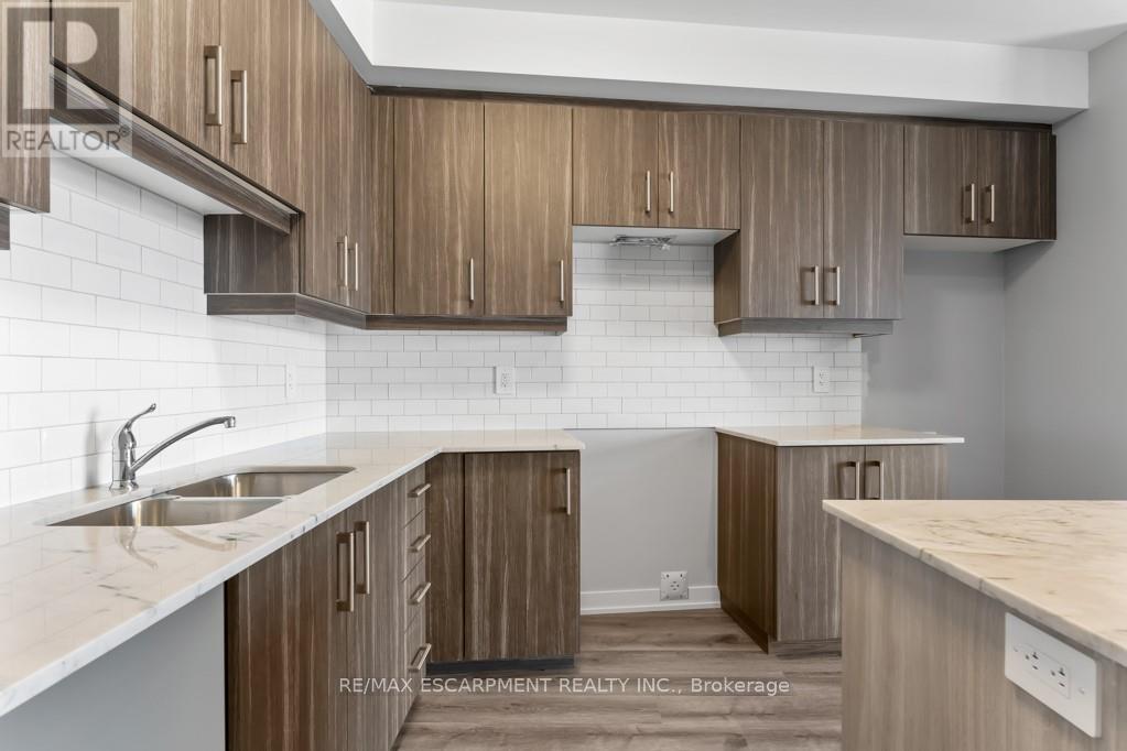 Photo 10 of 309 5002 King Street, Lincoln ON