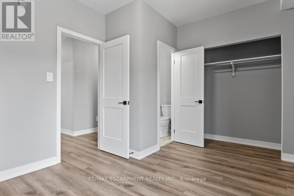 Photo 17 of 309 5002 King Street, Lincoln ON