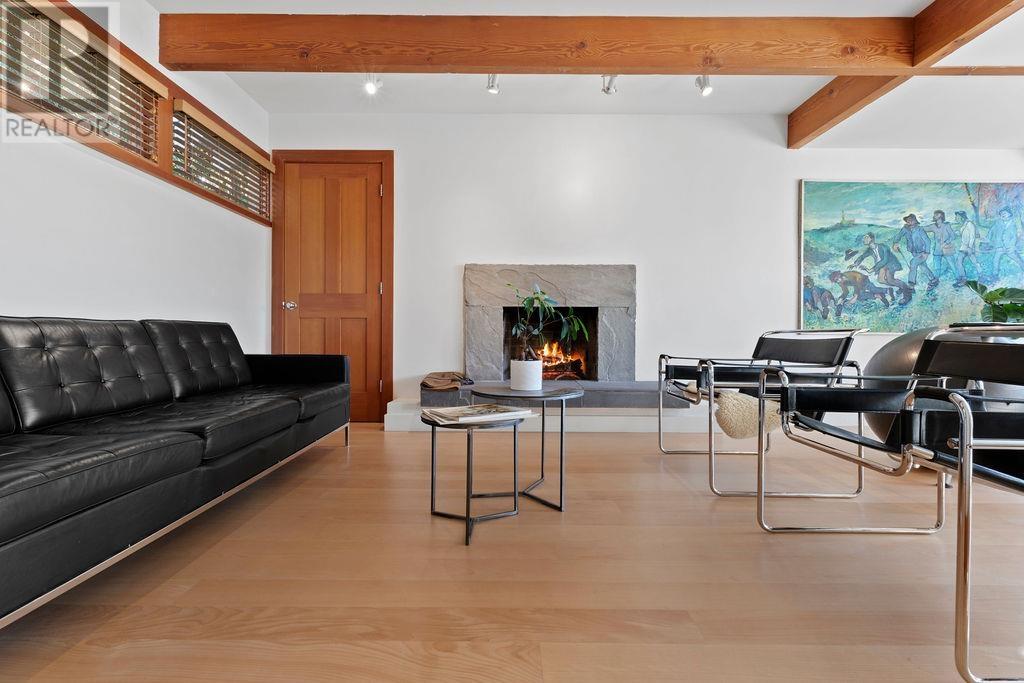 6072 EAGLERIDGE DRIVE, West Vancouver