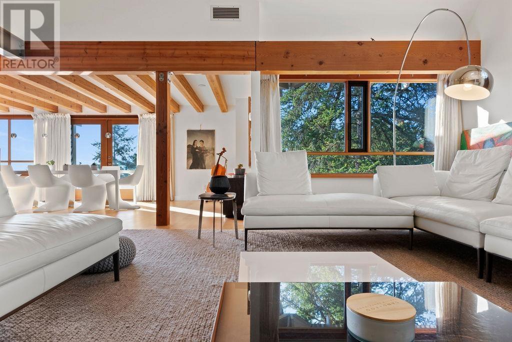 6072 EAGLERIDGE DRIVE, West Vancouver