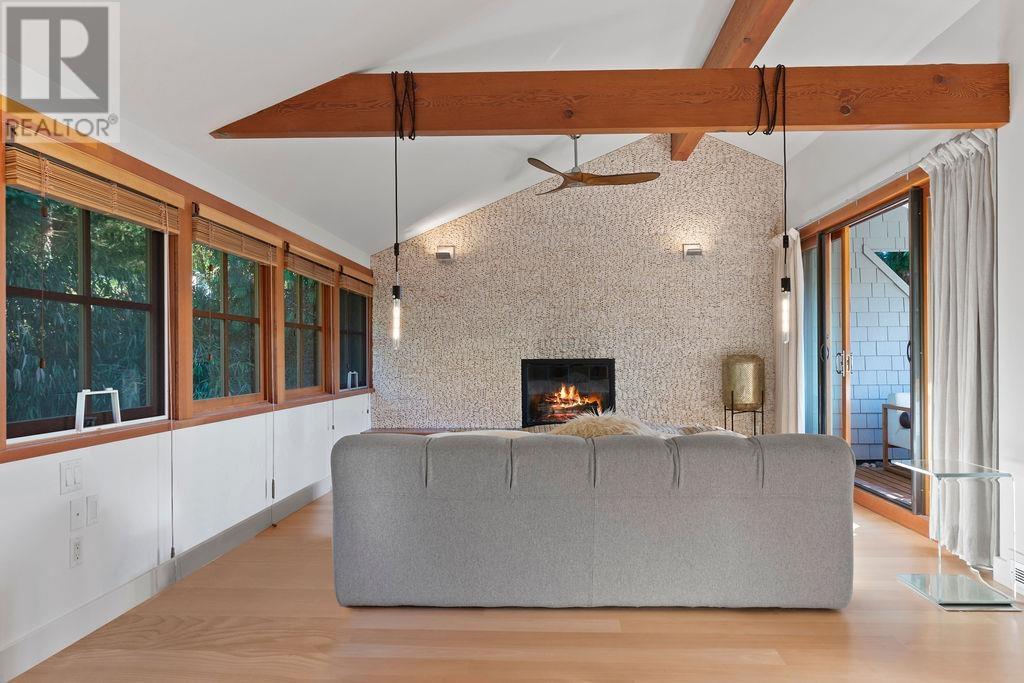 6072 EAGLERIDGE DRIVE, West Vancouver