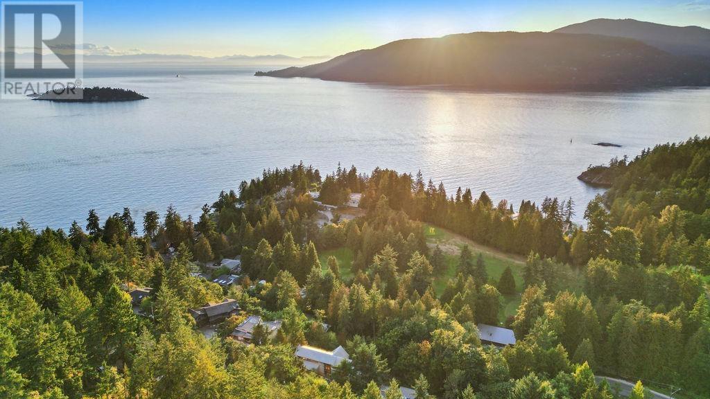 6072 EAGLERIDGE DRIVE, West Vancouver