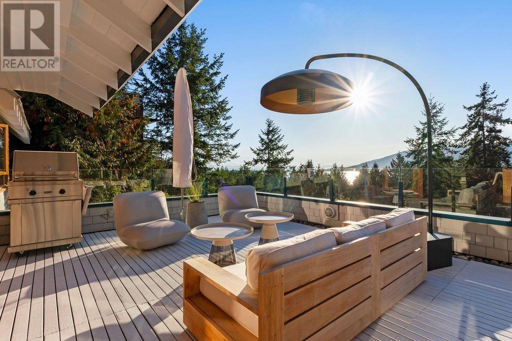 6072 EAGLERIDGE DRIVE, West Vancouver