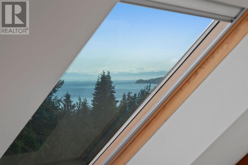 6072 EAGLERIDGE DRIVE, West Vancouver