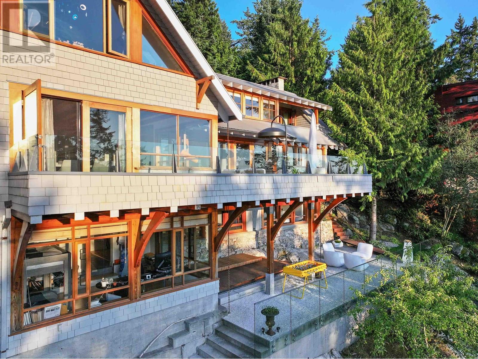 6072 EAGLERIDGE DRIVE, West Vancouver