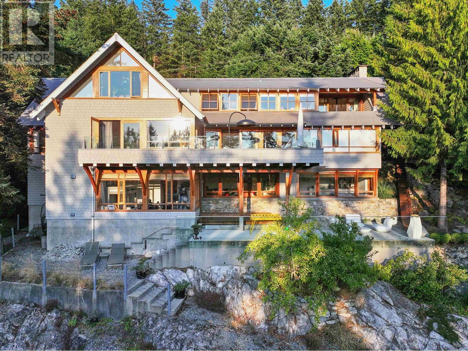 6072 EAGLERIDGE DRIVE, West Vancouver