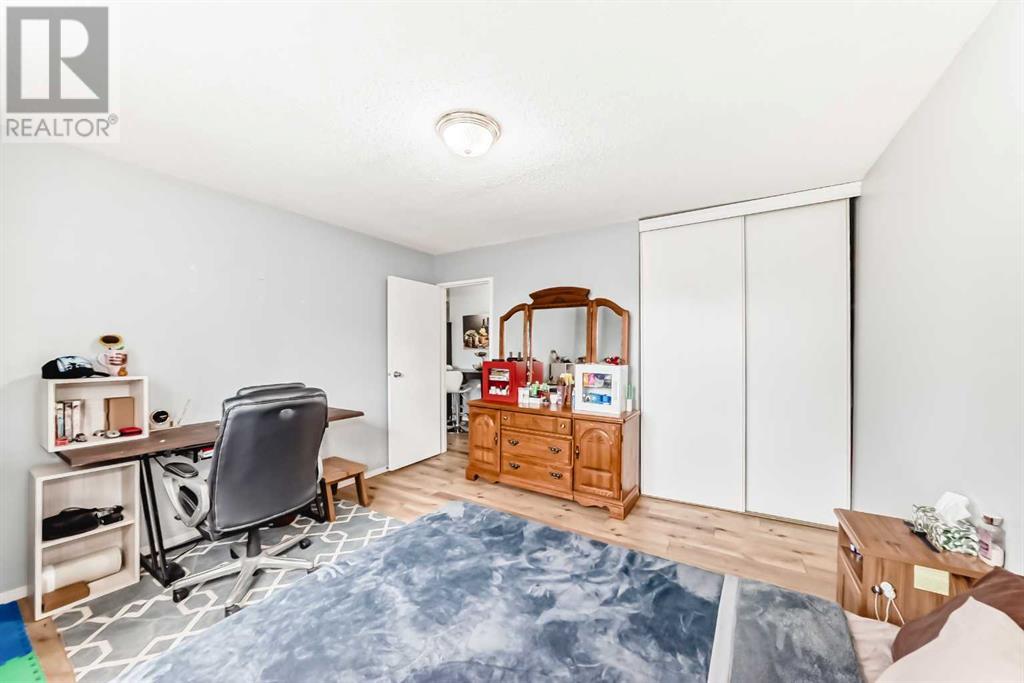 Single Family House for Sale in   Elbow Drive SW Haysboro Calgary 