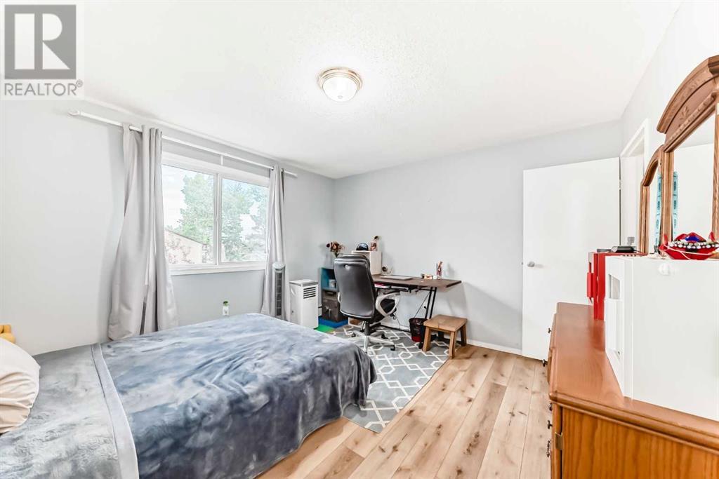 Single Family House for Sale in   Elbow Drive SW Haysboro Calgary 