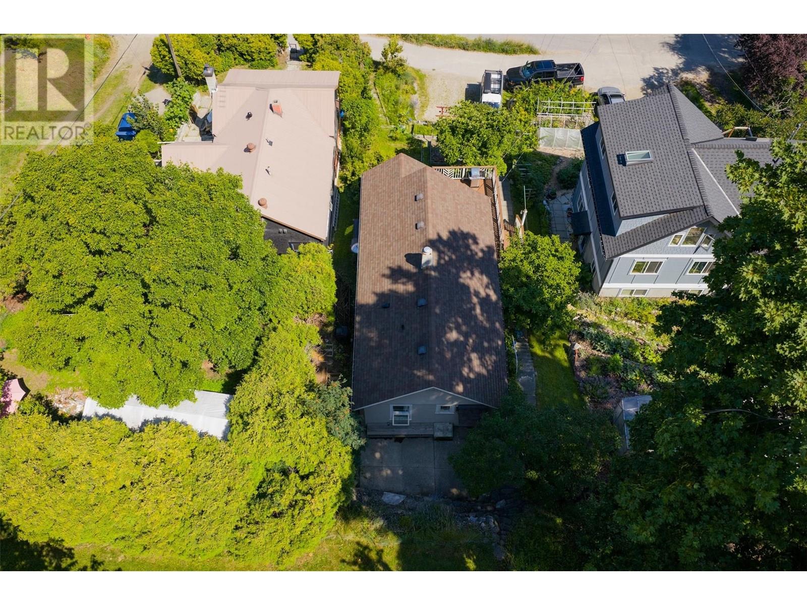 Photo 2 of 204 Union Street, Nelson BC