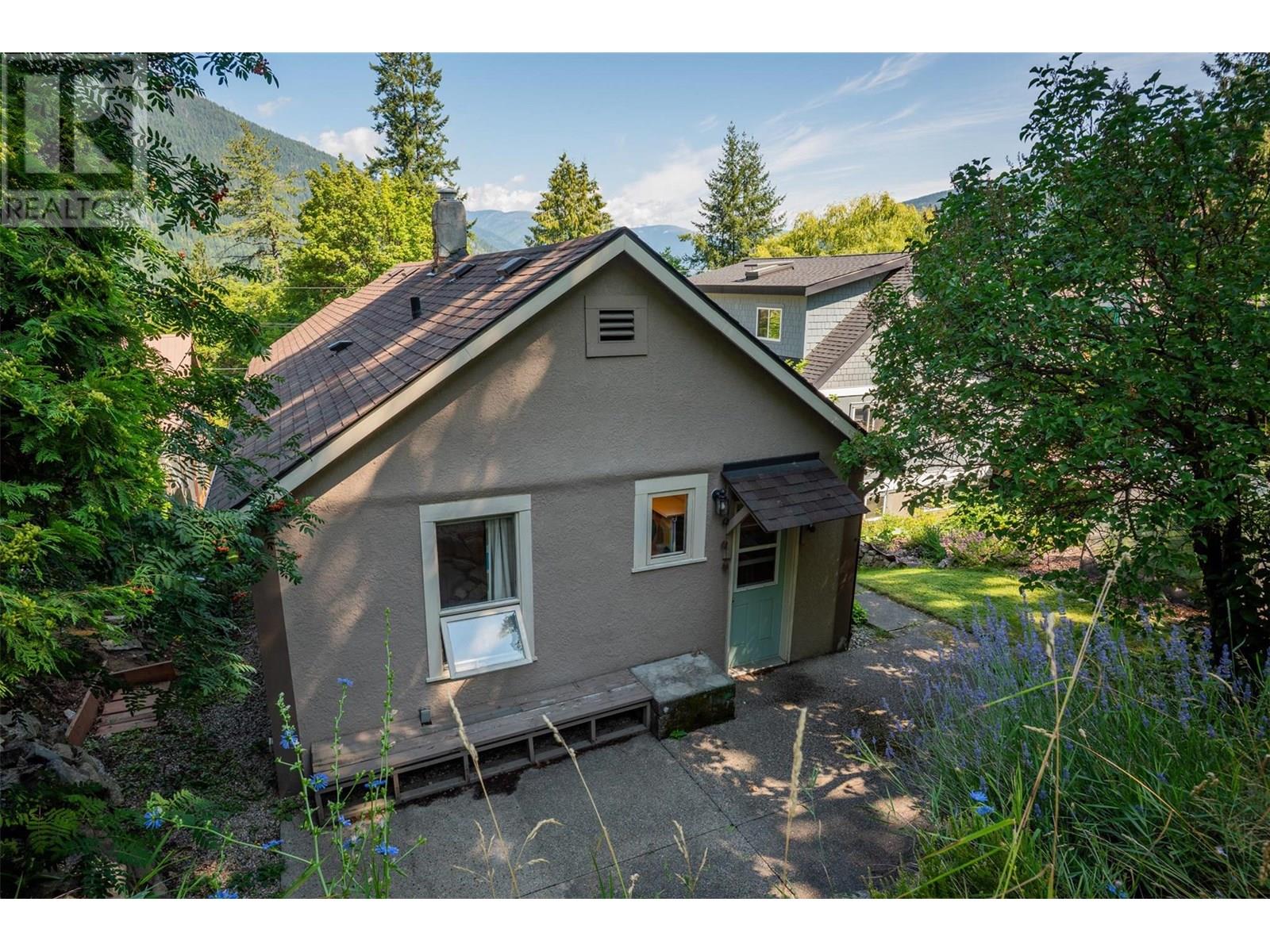 Photo 31 of 204 Union Street, Nelson BC