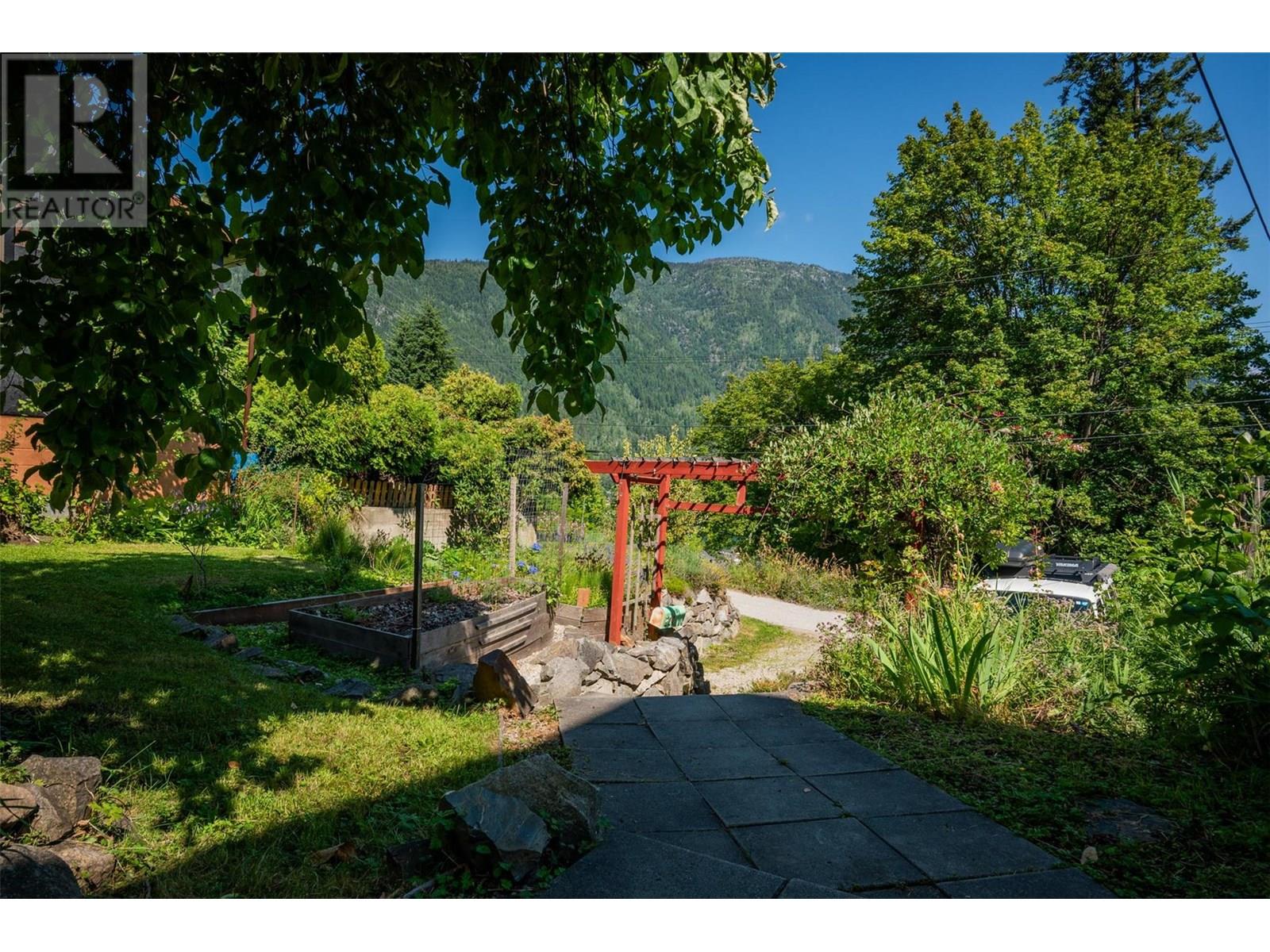 Photo 28 of 204 Union Street, Nelson BC