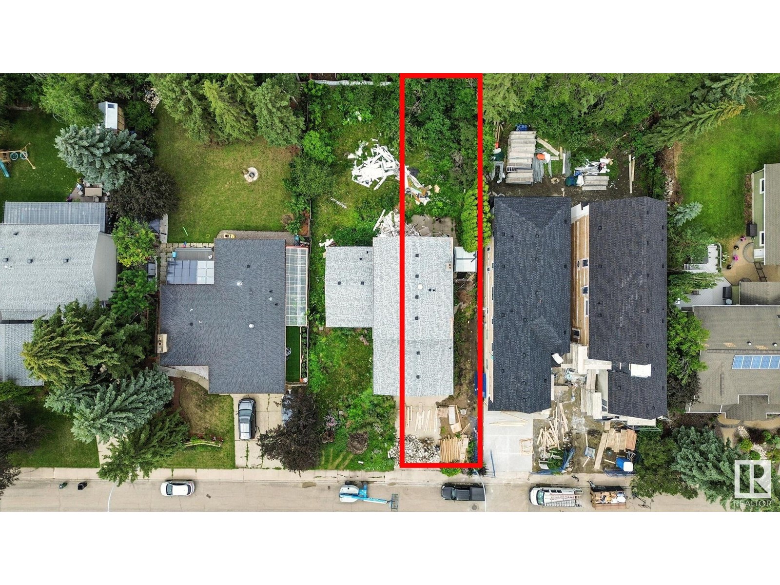 Photo 5 of 12416 39 Av Nw, Edmonton AB