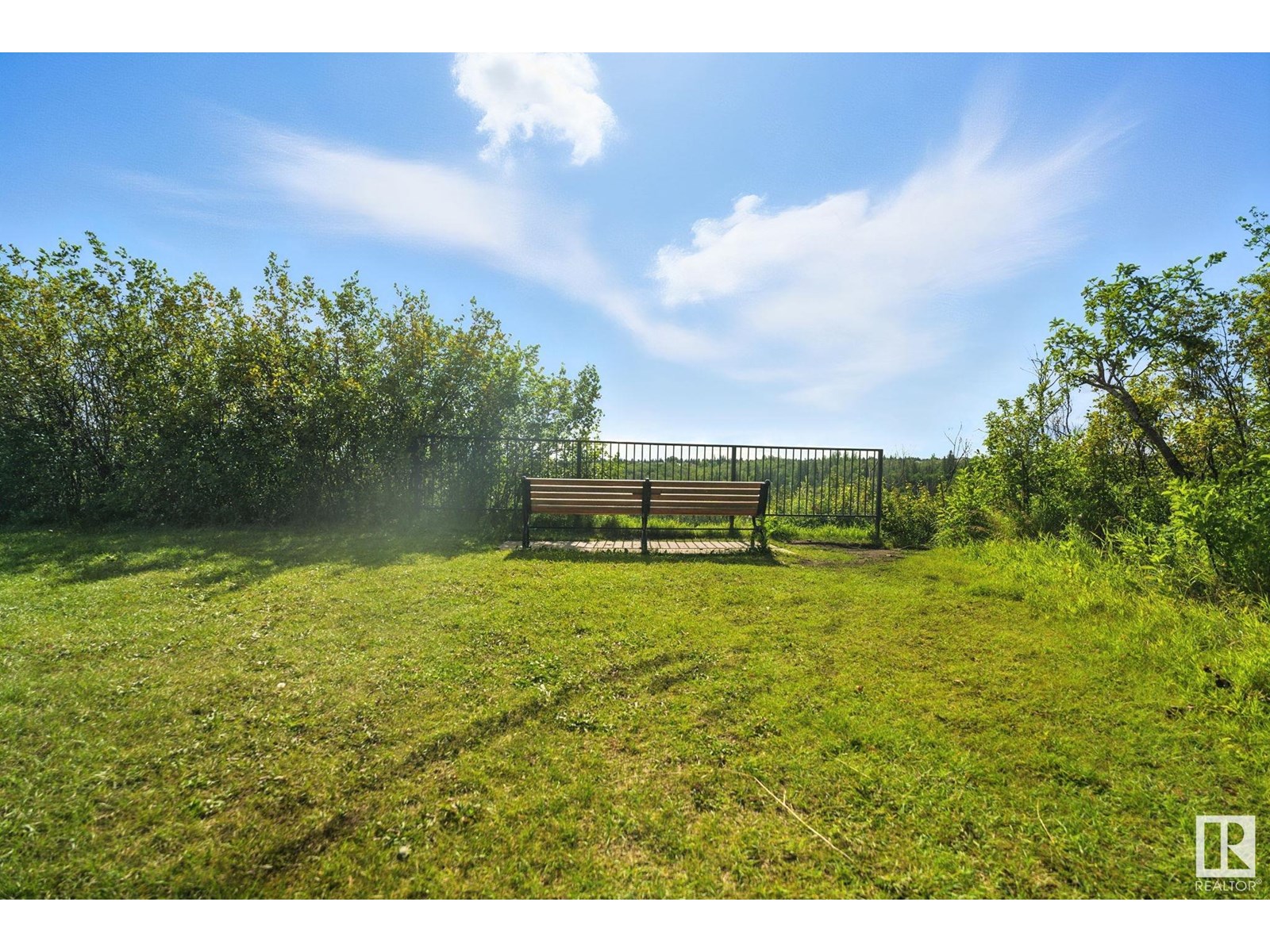 Photo 3 of 12416 39 Av Nw, Edmonton AB