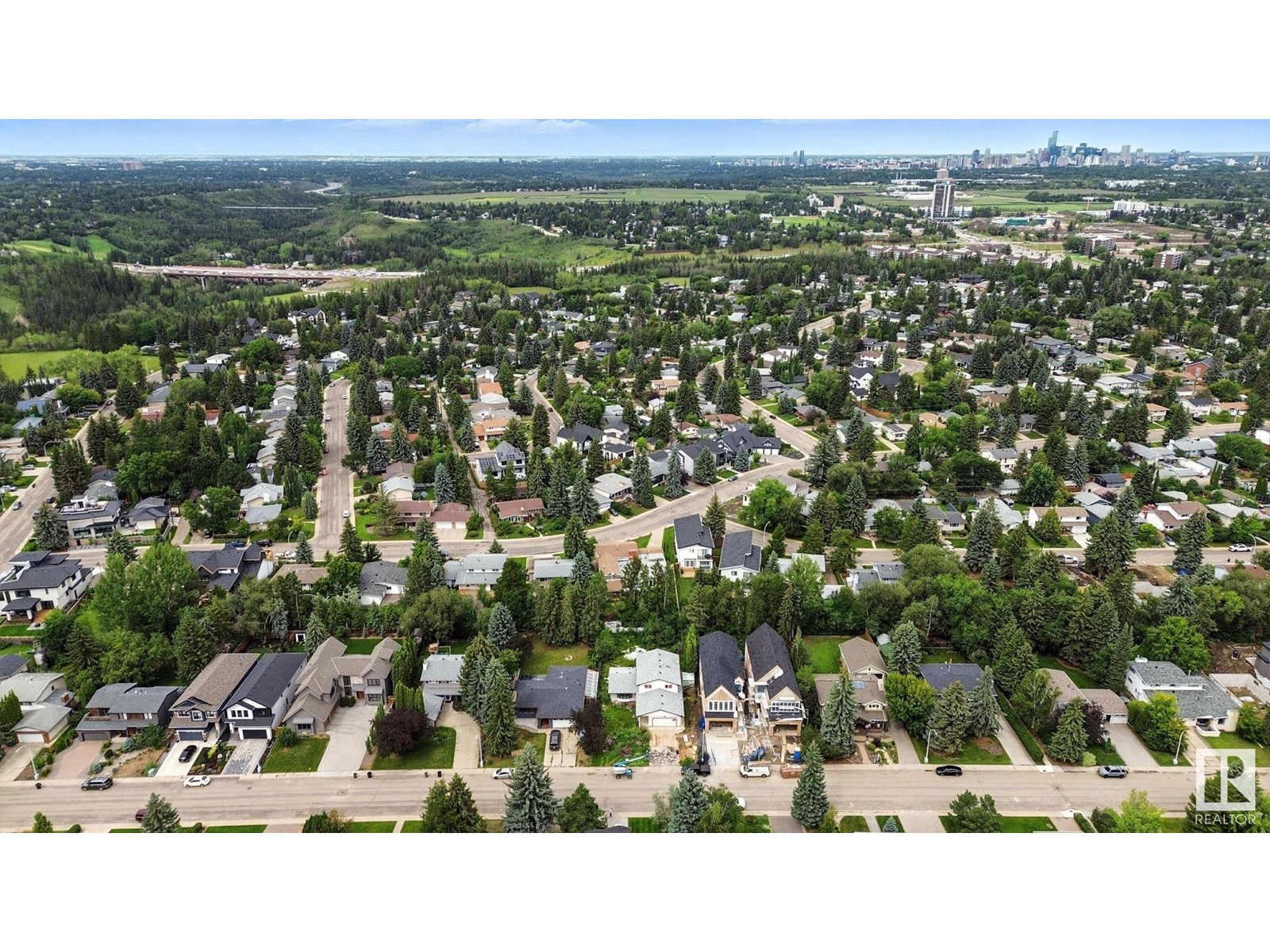 Photo 13 of 12416 39 Av Nw, Edmonton AB
