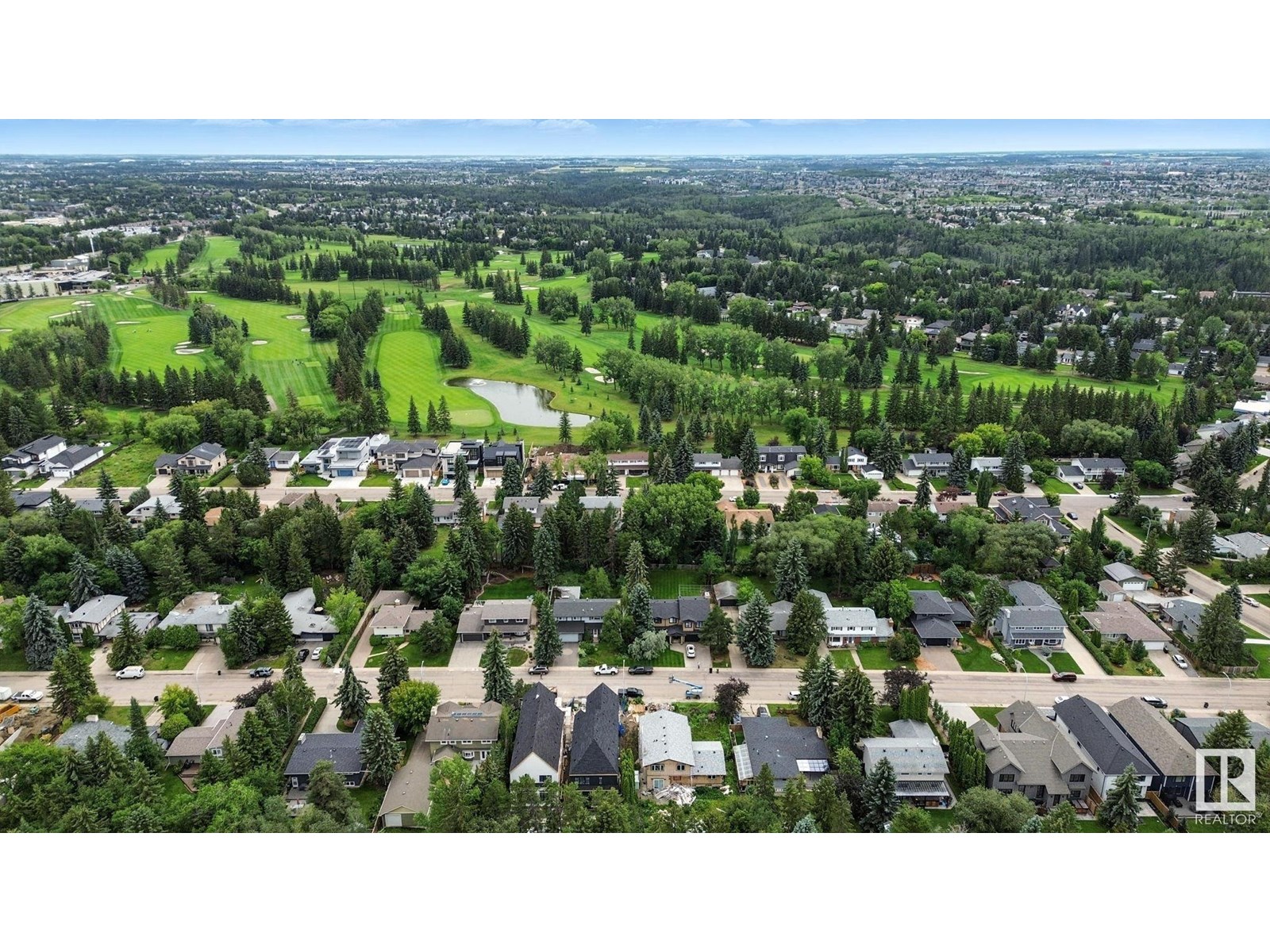 Photo 1 of 12416 39 Av Nw, Edmonton AB