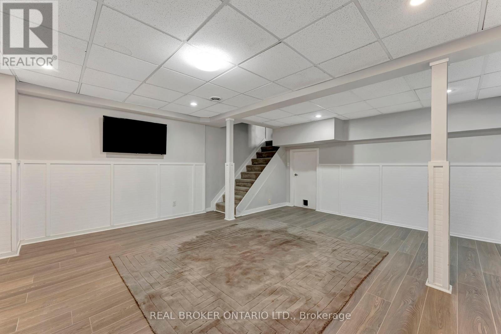 Photo 24 of 433 Duvernay Drive, Ottawa ON