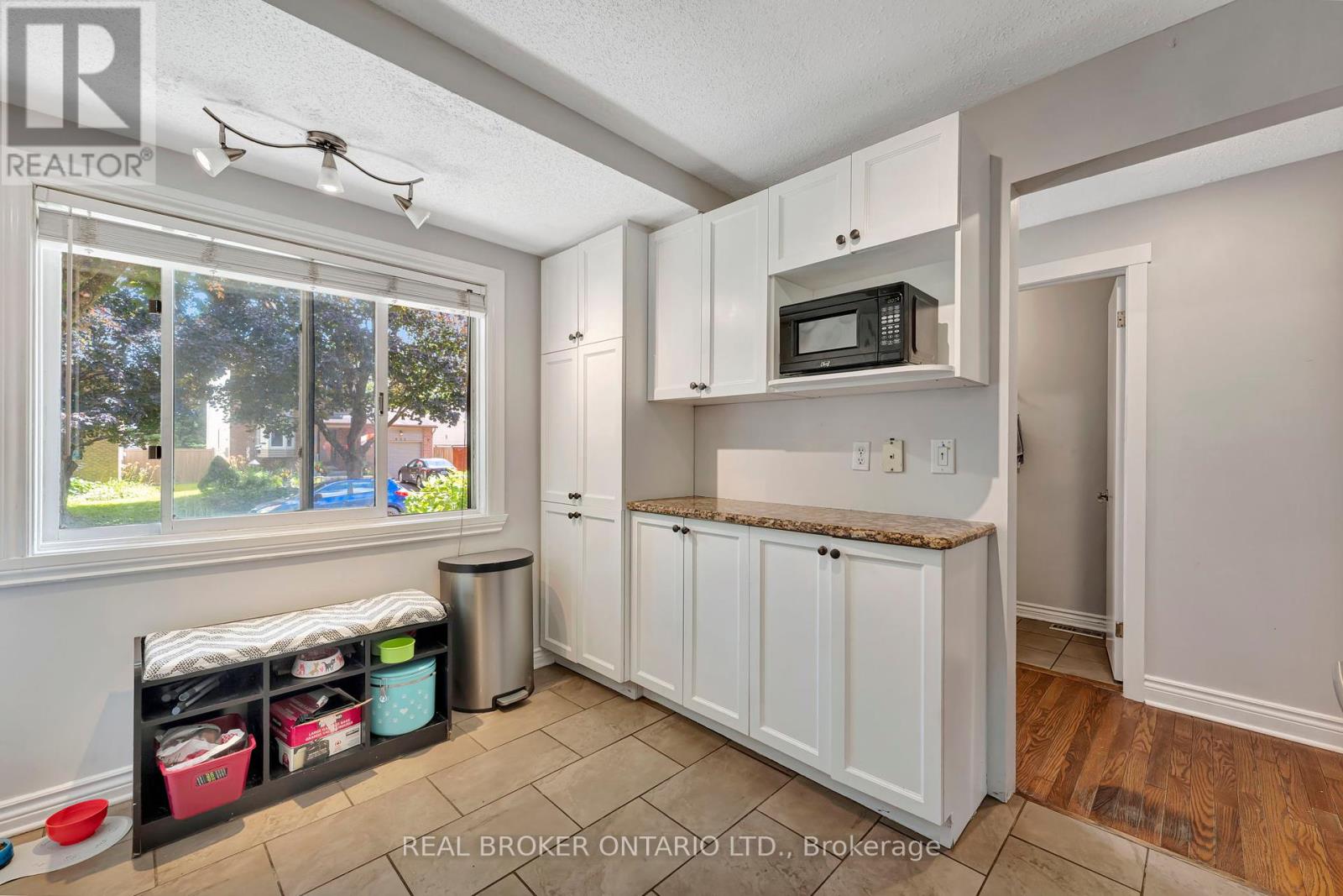 Photo 23 of 433 Duvernay Drive, Ottawa ON