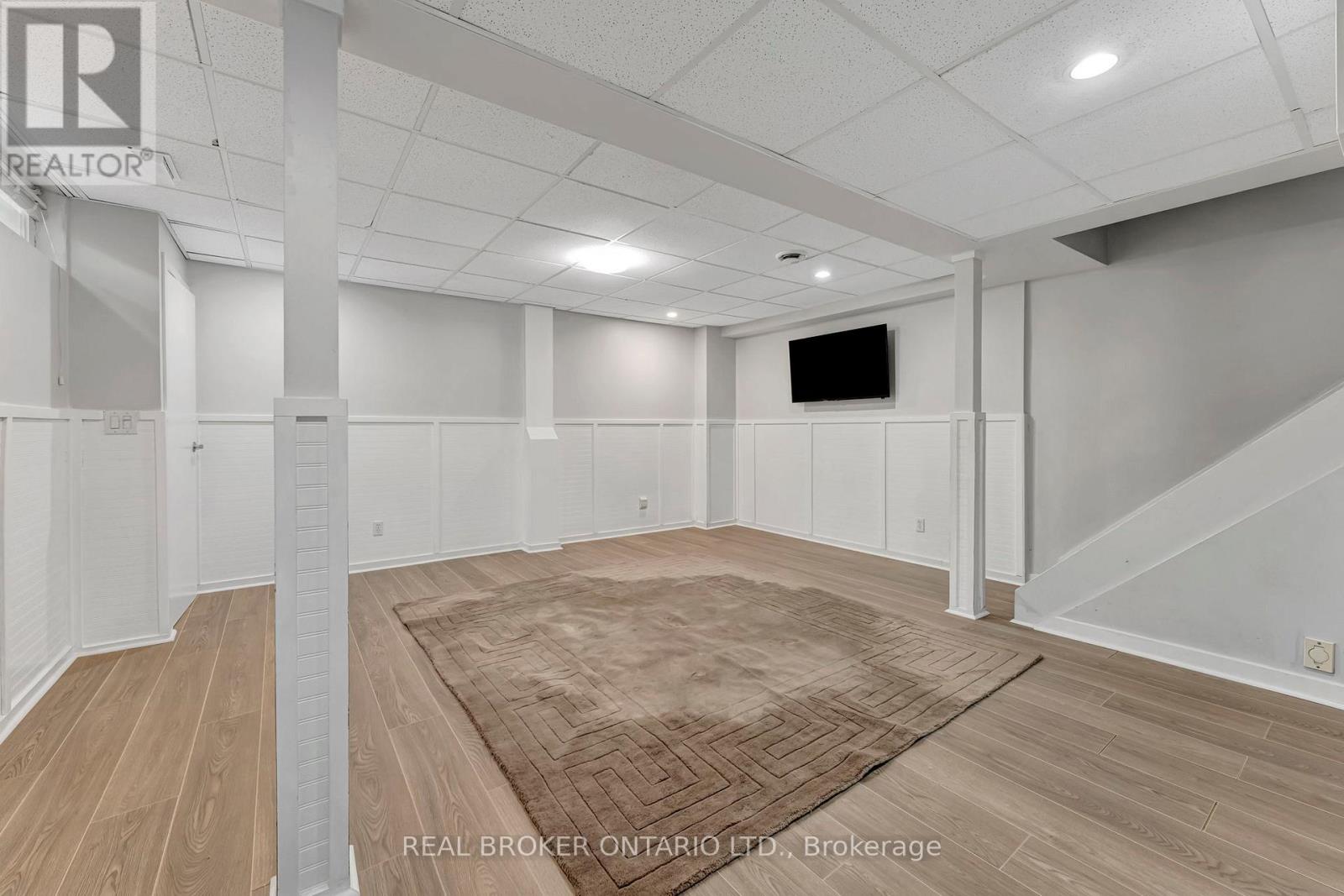 Photo 3 of 433 Duvernay Drive, Ottawa ON