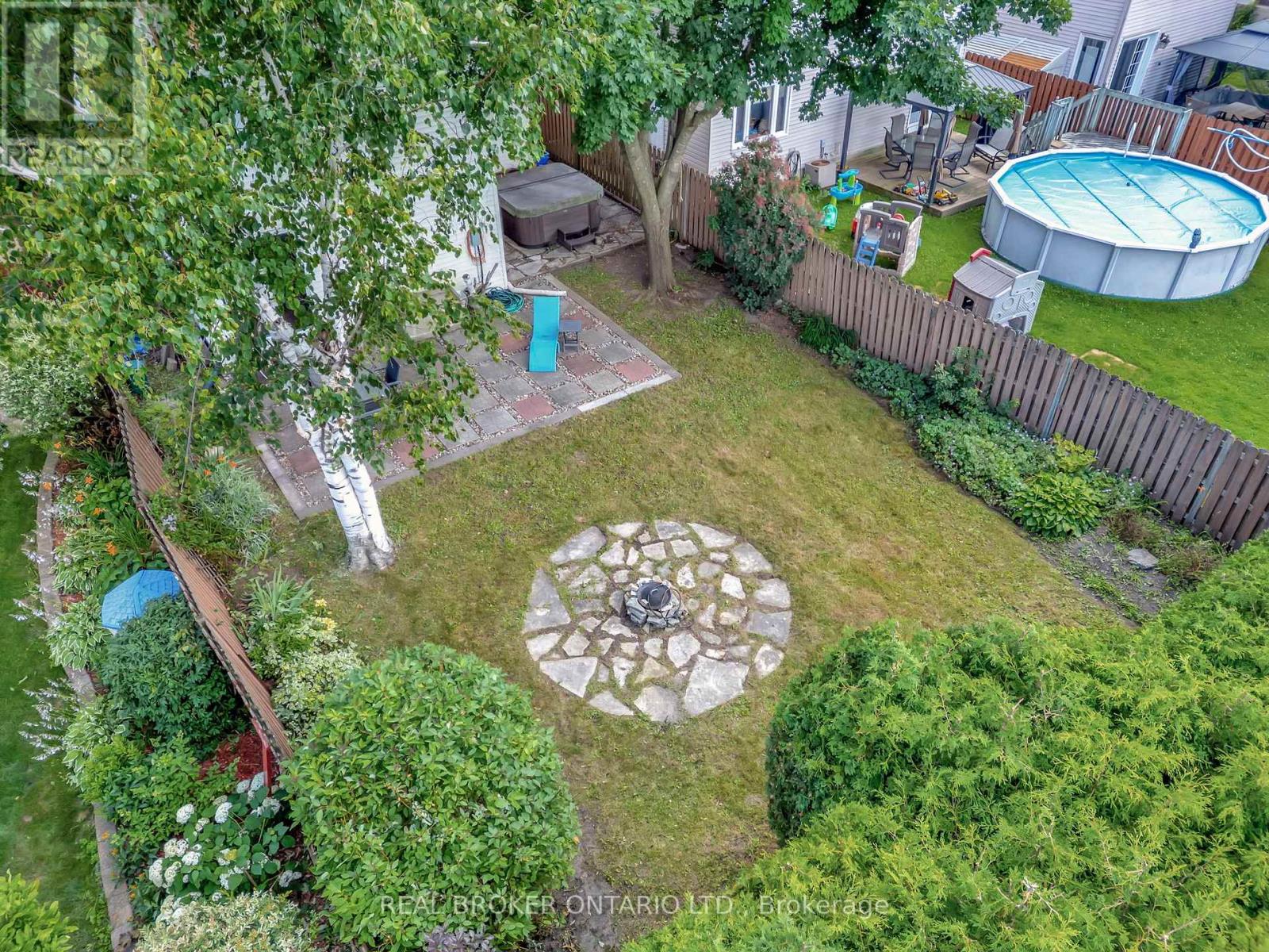 Photo 10 of 433 Duvernay Drive, Ottawa ON
